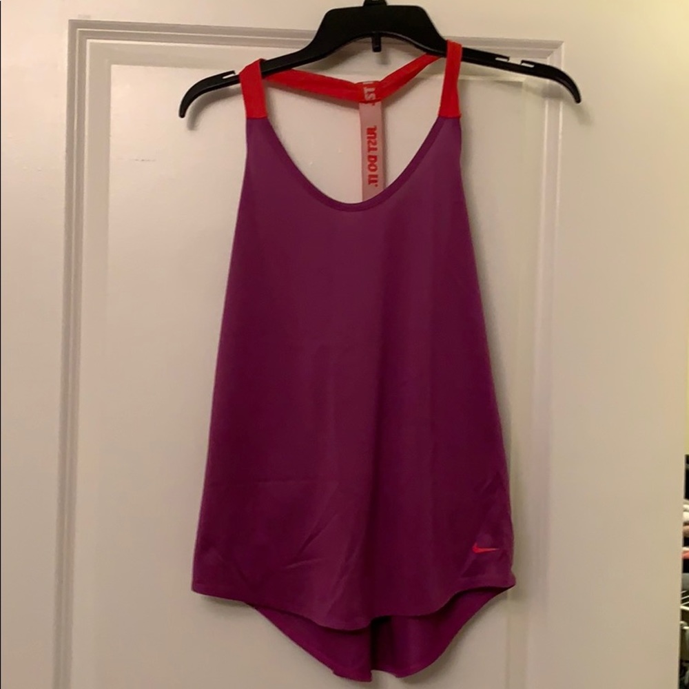 Nike top